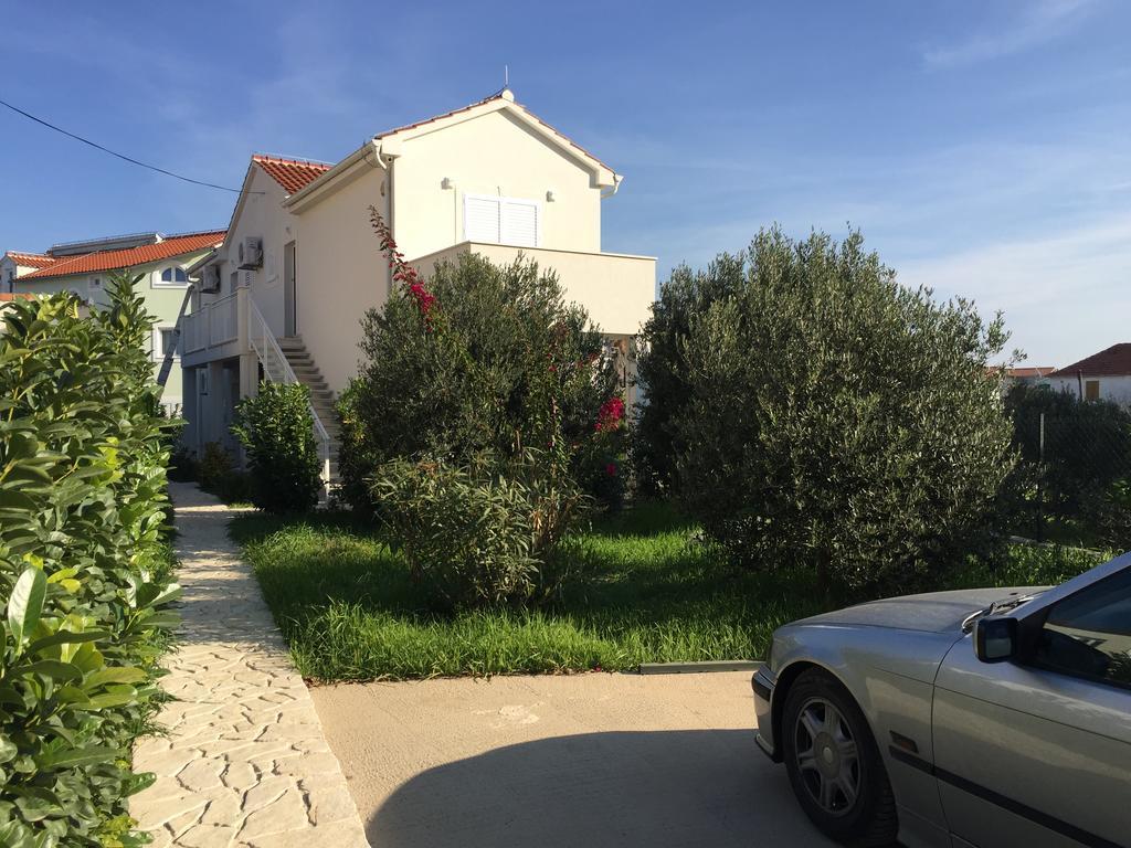 Apartments Villa Tribunj Tribalj Exterior foto